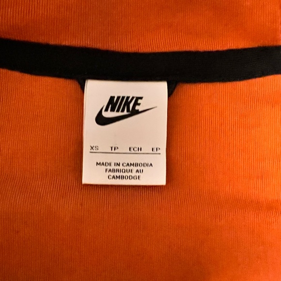 Burnt Sunrise Nike Tech Fleece - Picture 5 of 6